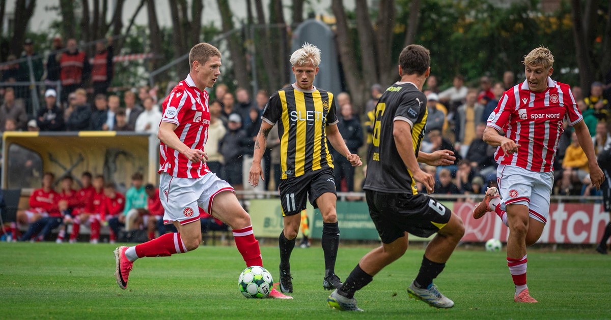 Kaasa and Møller secure AaB victory at Riisvangen